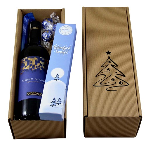 zestaw prezentowy pod choinkę z winem, śliwkami w czekoladzie i słodyczami