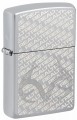 Zapalniczka Zippo w srebrnym kolorze pokryta gęstym wzorem Realtree.