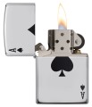 Zippo w chromowanym srebrnym wykończeniu z grafiką asa pik.