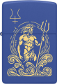 Niebieska zapalniczka Zippo ozdobiona szczegółową ilustracją Neptuna w srebrnym kolorze.