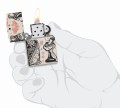 Zippo chess design w dłoni