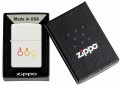 pudełeczko prezentowe z białą zapalniczką Zippo