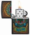 zapalona zapalniczka Zippo w czarnym kolorze
