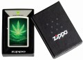 biało zielona zapalniczka zippo w czarnym pudełku