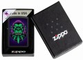 czarne pudełeczko od Zippo z zapalniczką benzynową