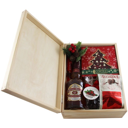 Skrzynia drewniana Świąteczne Przysmaki z whisky Chivas Regal 12 YO